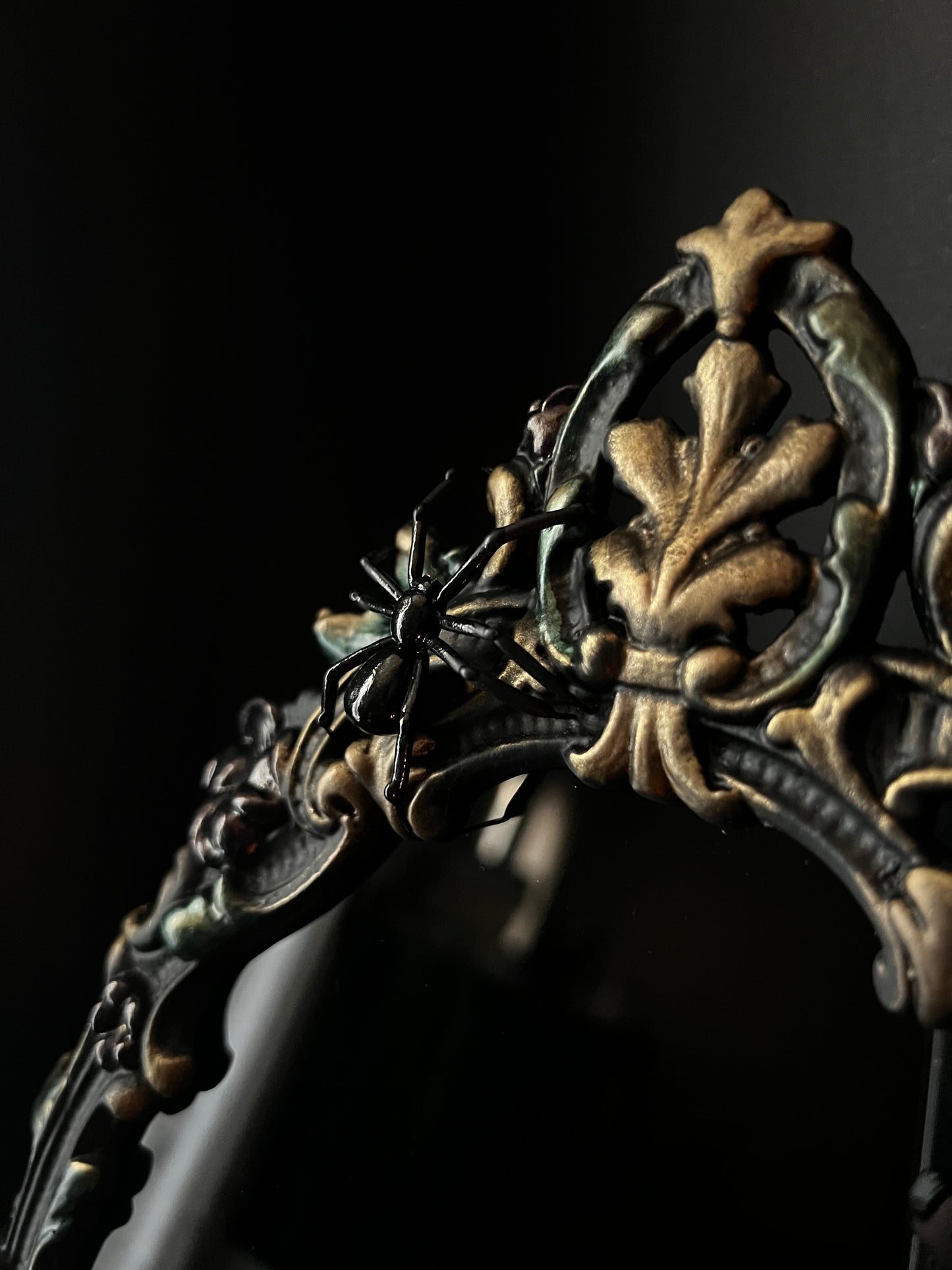 Charlotte Scrying Mirror – Gothic Floral Black Mirror with Handmade Spiders and Beaded Web for Shadow Work and Divination