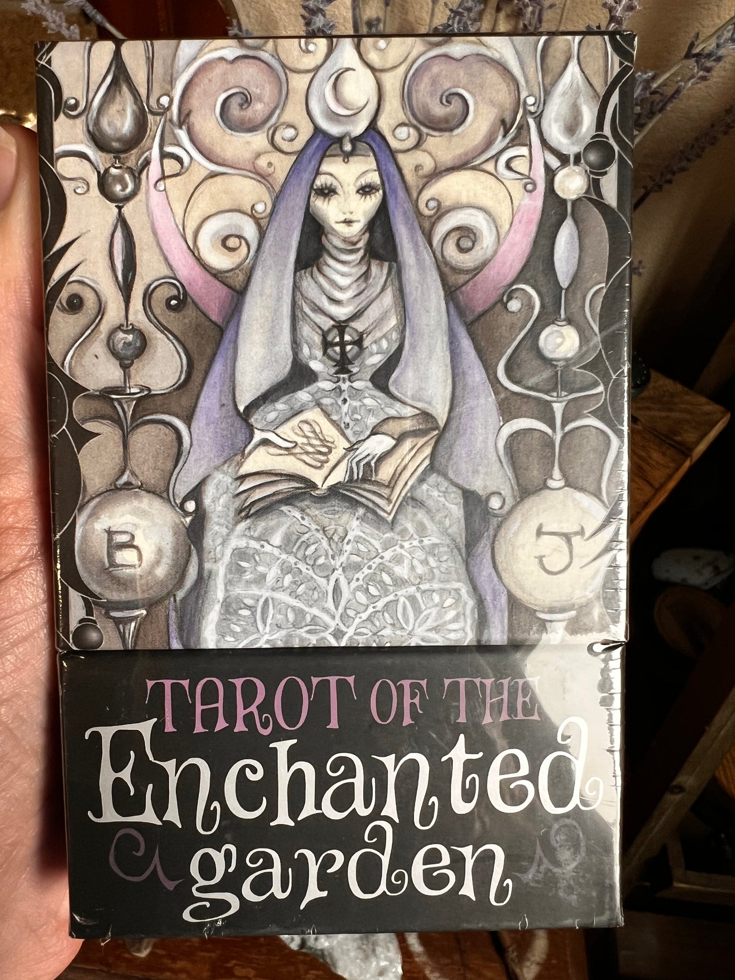 Tarot of the Enchanted Garden