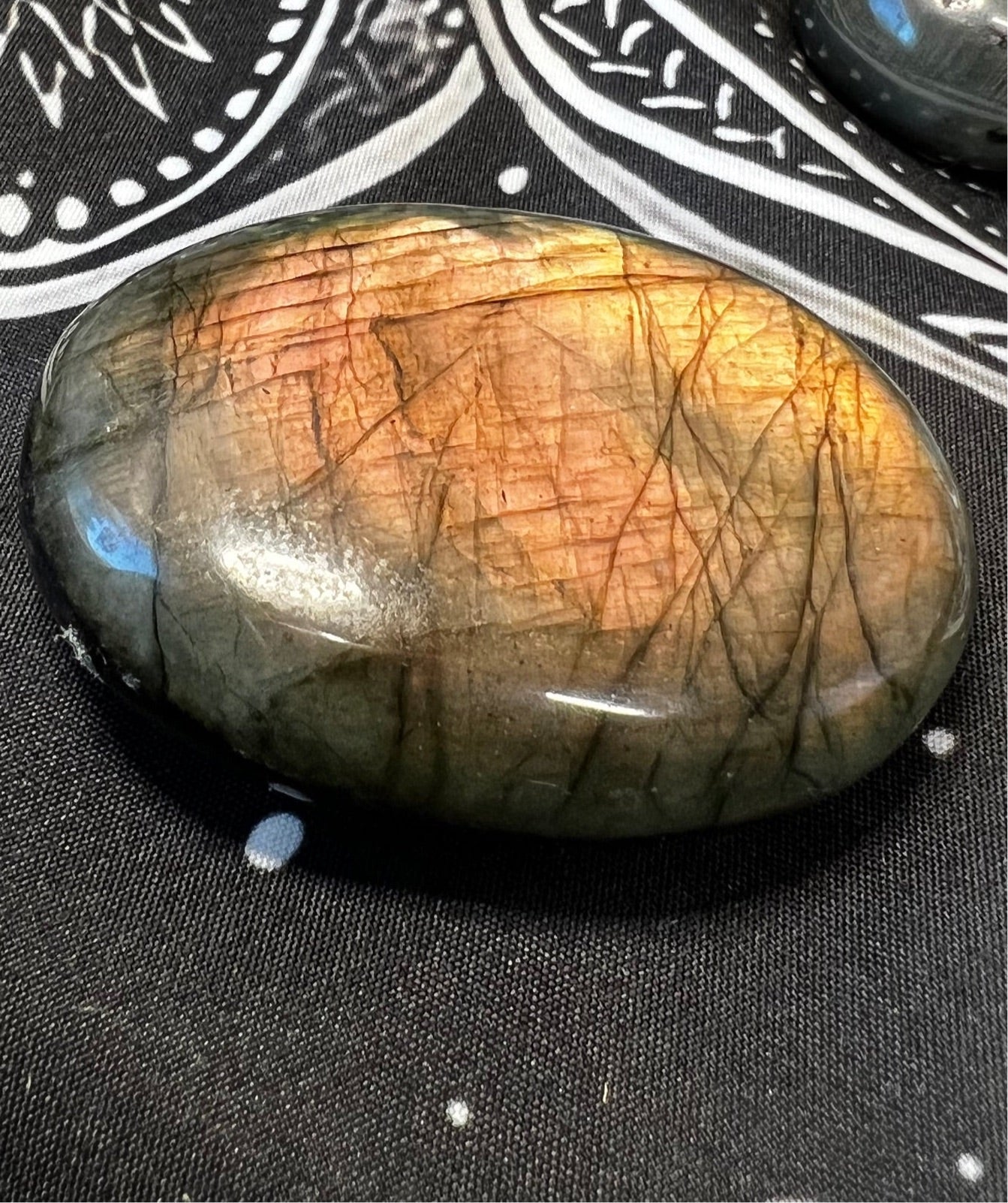 Sunset Labradorite Palm Stone 🌈⚡️