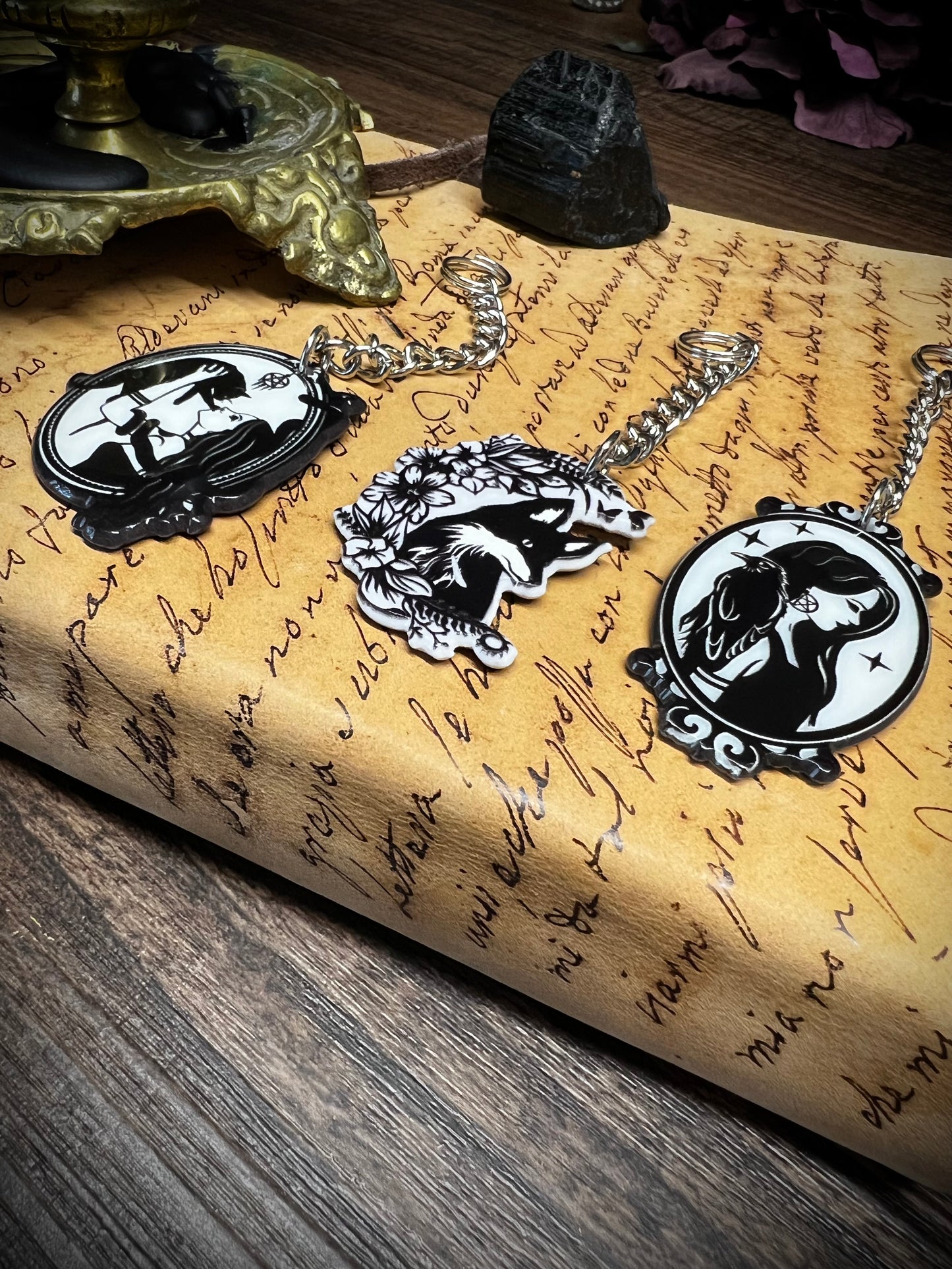 Raven Cameo Keychain KC3