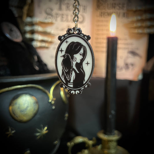 Raven Cameo Keychain KC3